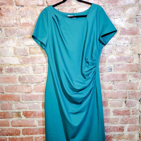 green dress size 20